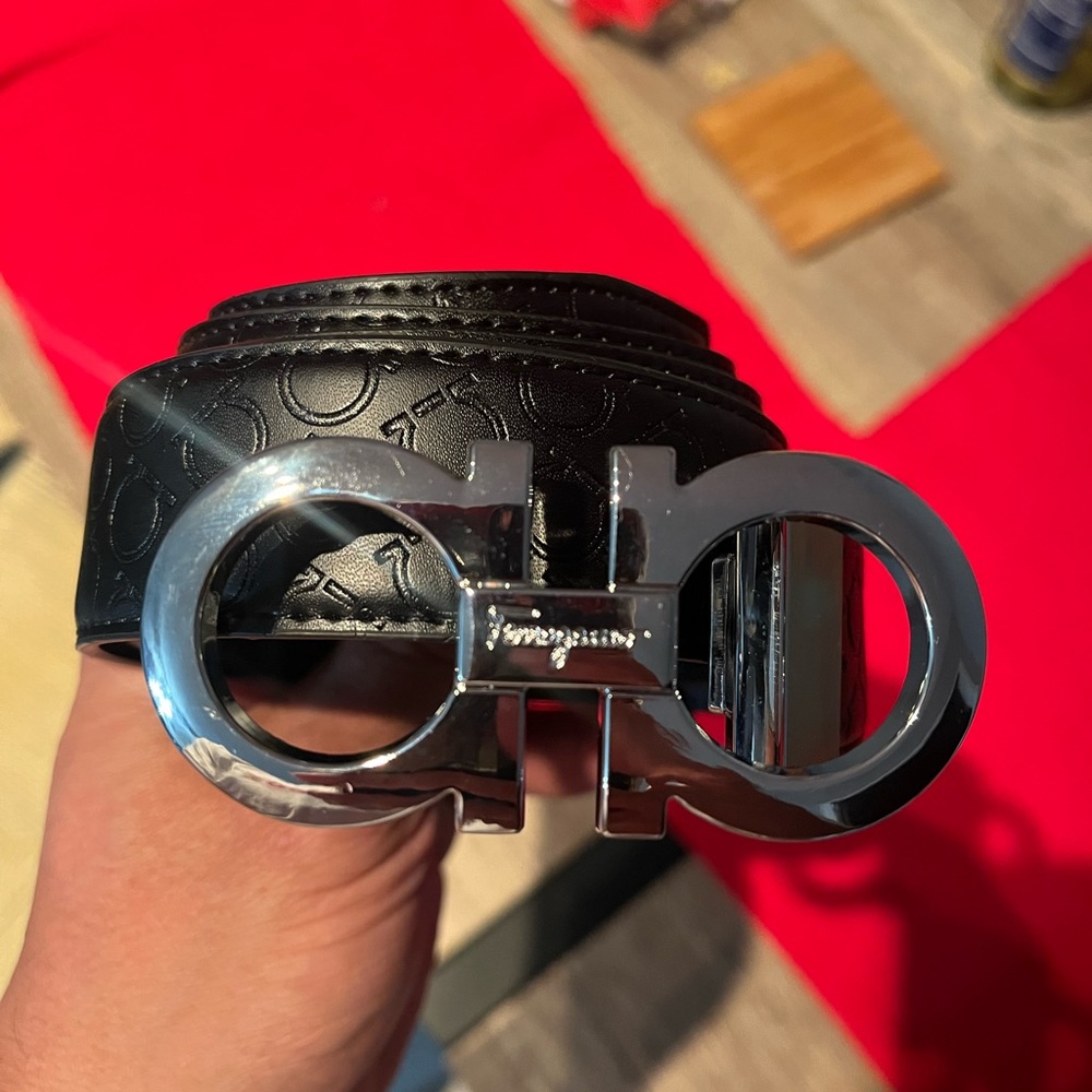 🔥 Salvatore Ferragamo Gancini Calf Skin Embroidered Silver Buckle Classic Belt